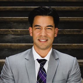 Alex  Bennett